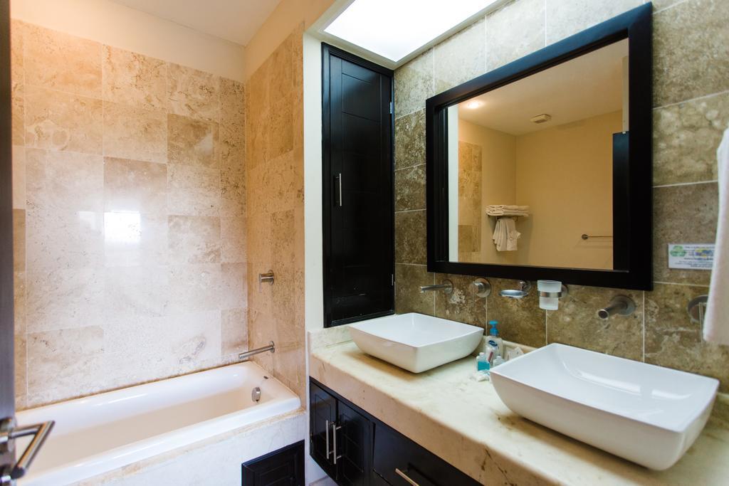 Ferienwohnung Oceanfront El Faro Surf 302 Playa del Carmen Exterior foto